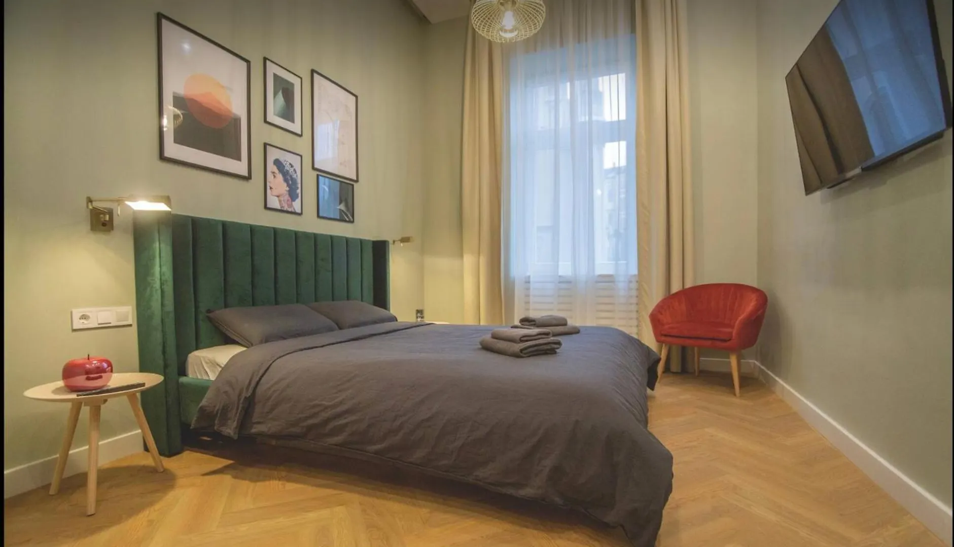 Home At The Castle Budapest Apartment