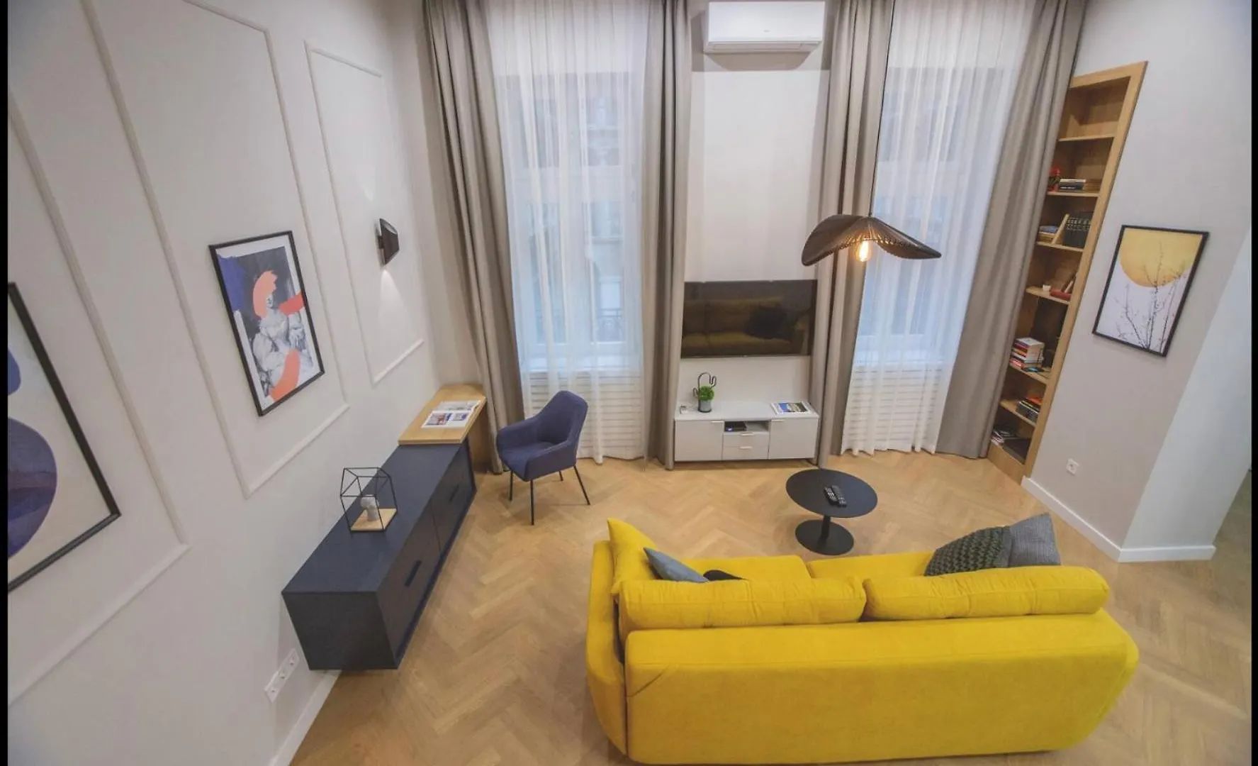 Home At The Castle Budapest Apartment