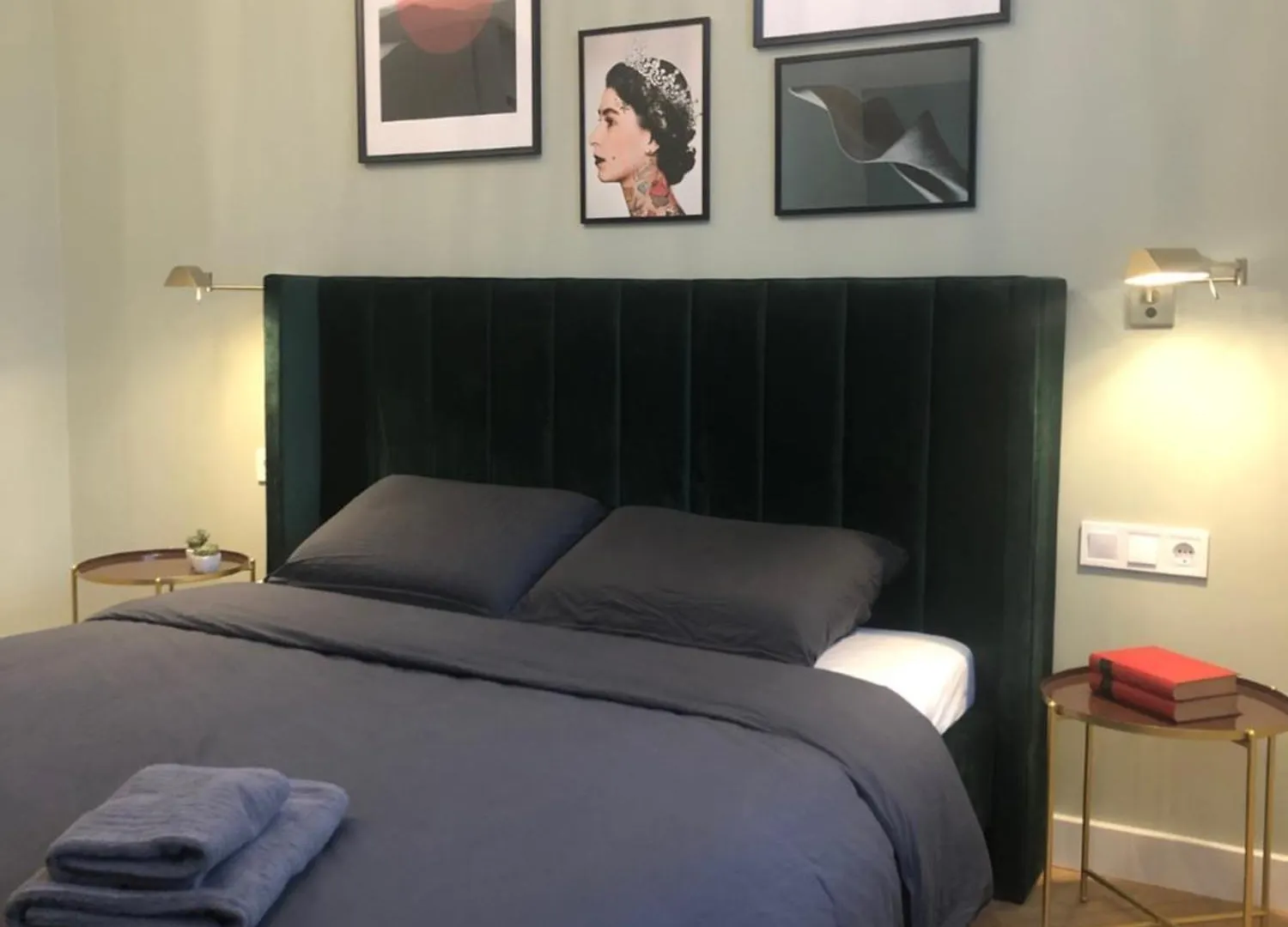 Home At The Castle Budapest Apartment